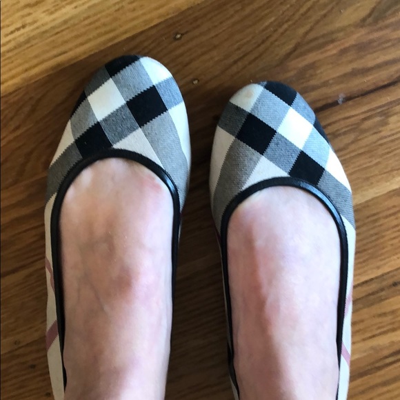 Burberry Flats - Picture 2 of 8